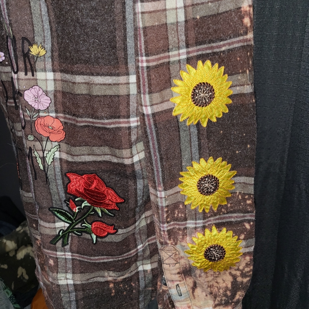 Oversized American Eagle Destroyed Upcycled perfect camping Flannel Size small - Picture 9 of 13